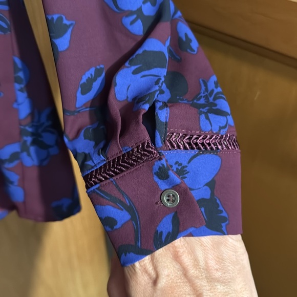 41 Hawthorn Floral Blue and Purple Women's blouse size large - Picture 2 of 7